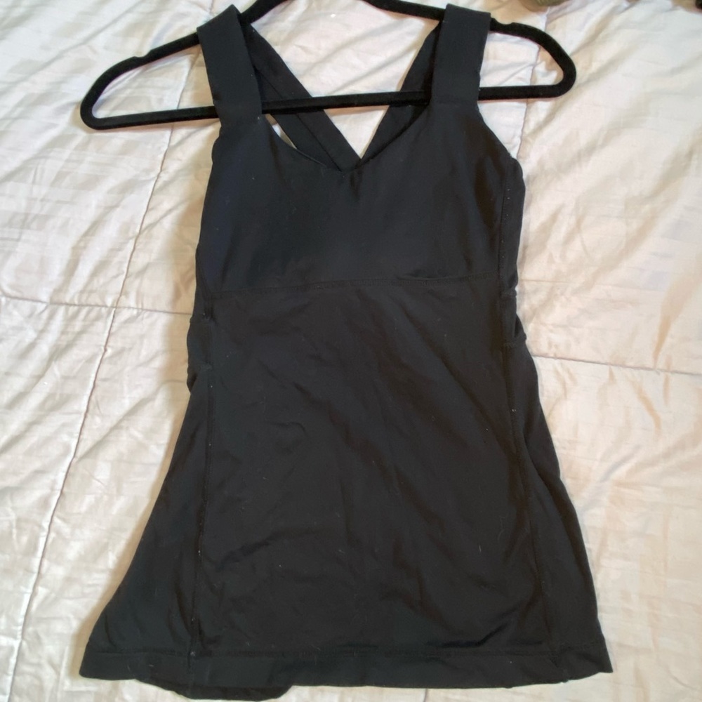 Lululemon black top size 4